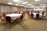 Ramada by Wyndham Bettendorf