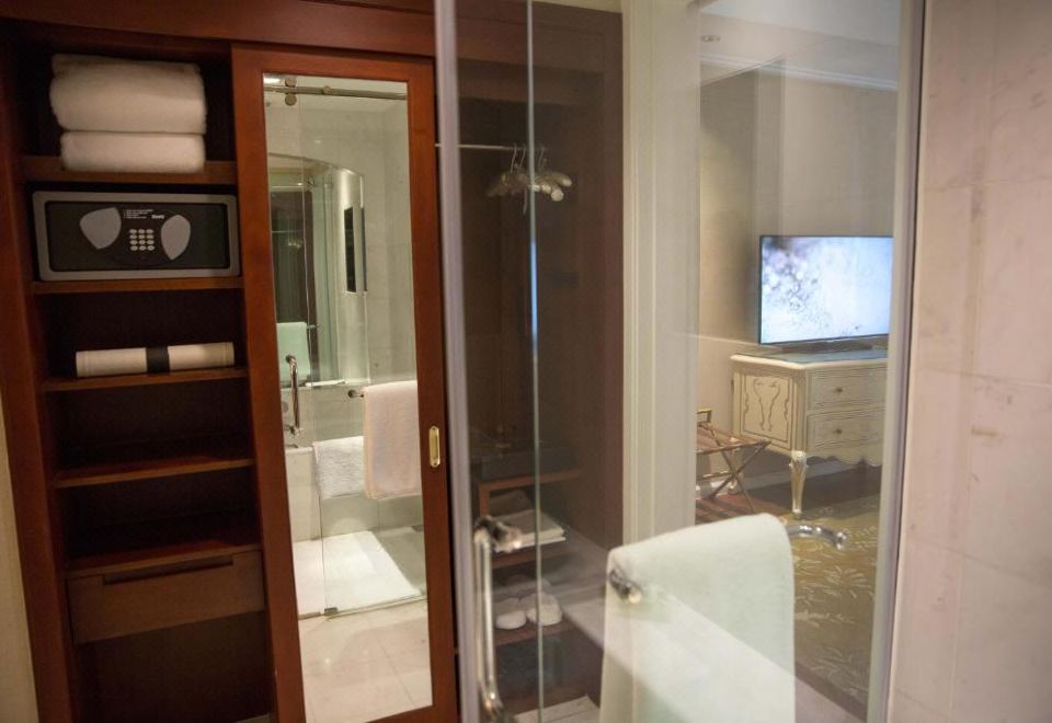 Park Hyatt SaigonPark Twin Room with Garden View