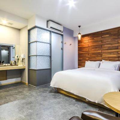 Deluxe Room with 30 Minutes Massage