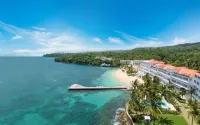 Couples Tower Isle Hotele w: 