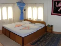 Racyshade Resort- Bardia National Park のホテル