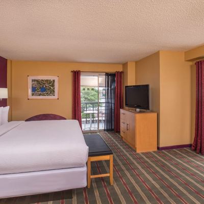 Deluxe King Room With Balcony Pier 5 Hotel Baltimore, Curio Collection by Hilton Promo Code