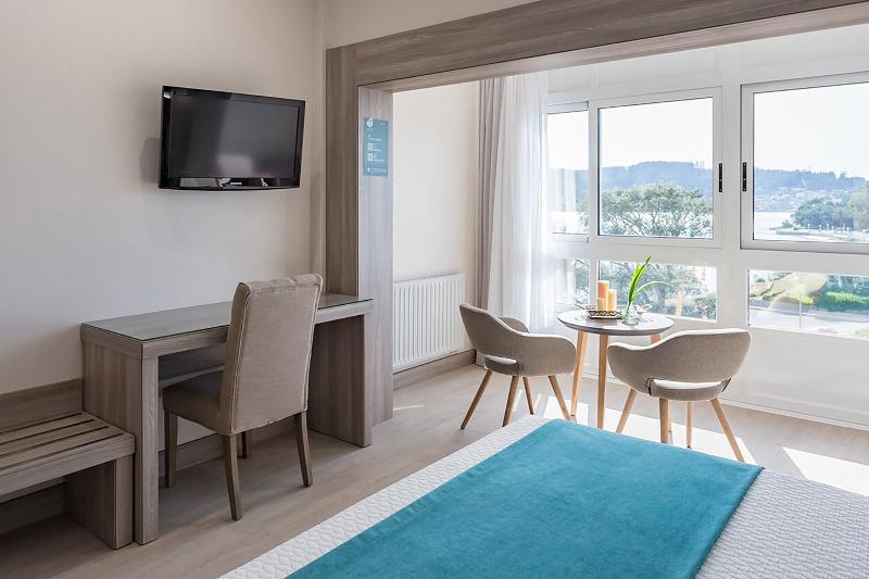 豪华双人或双床房 带侧海景