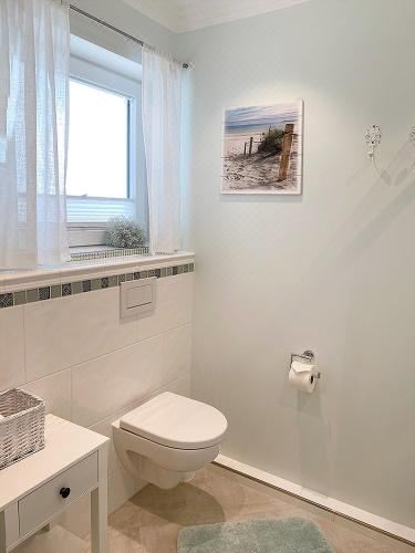 带阳台的两卧室公寓16/18/20