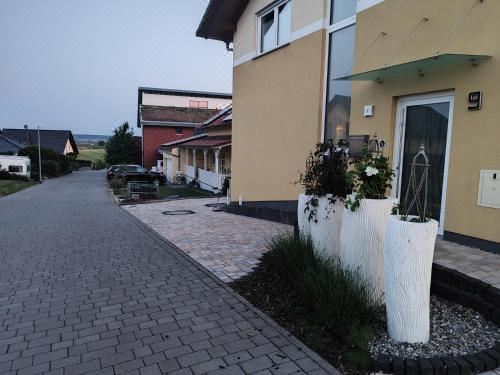 Komfortzone - Stilvolle G?stewohnung in Marburg Three-Bedroom Apartment