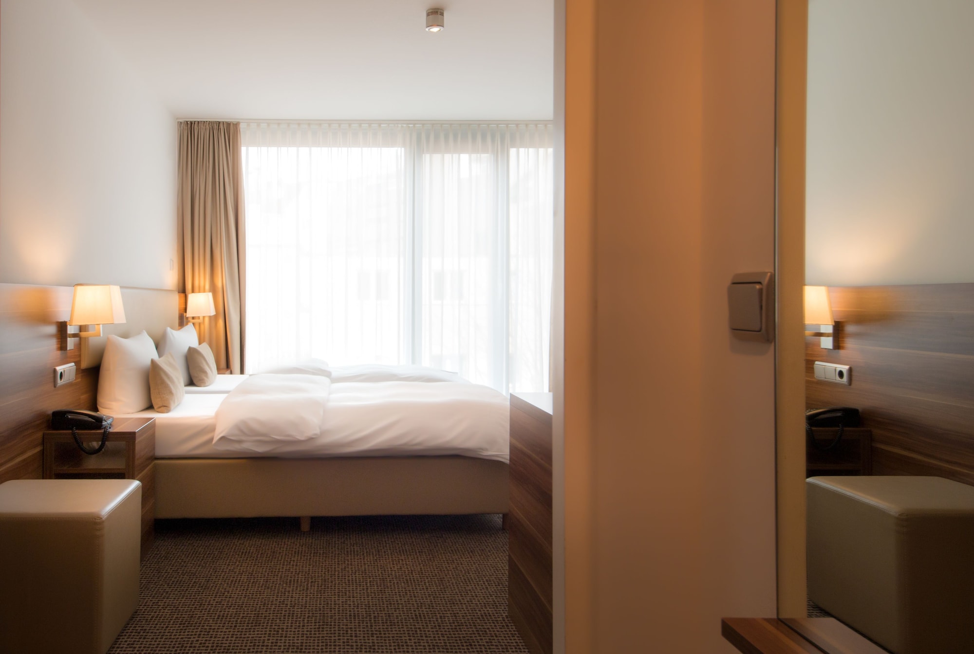 双人床或双床房（1张双人床或2张单人床）