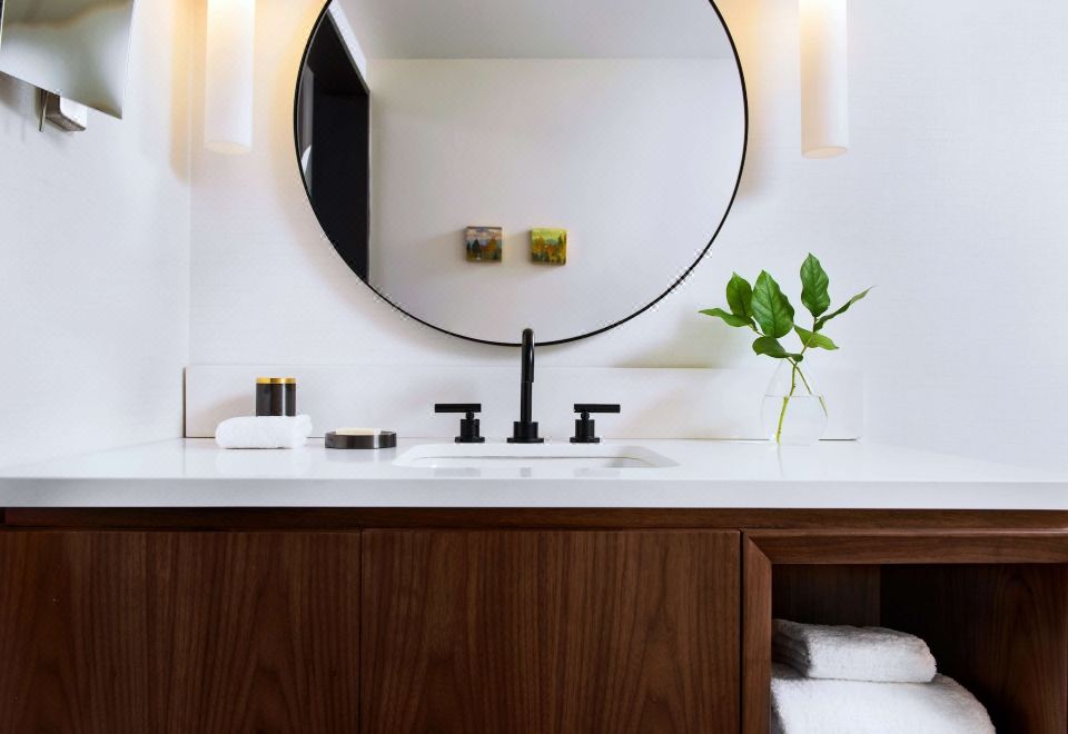 小型特大床一室套房