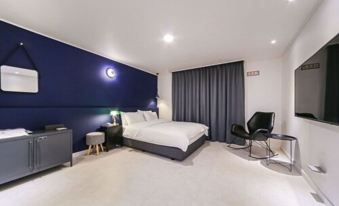 Hotel Pier 48 - Housity