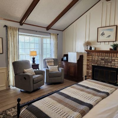 Classic Cabin, Fireplace, Courtyard View Butterfield Inn Main Street Cottages Promo Code