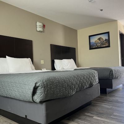 Standard Double Room, 2 Queen Beds, Mountain View Yosemite Sierra Inn Promo Code
