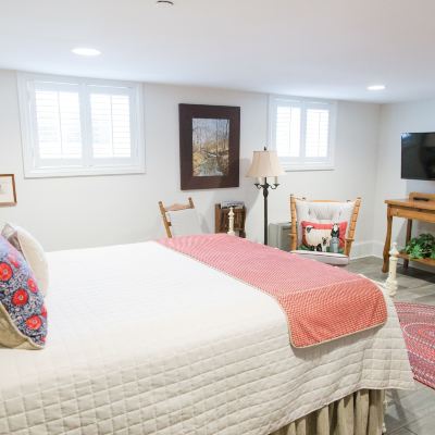 Room, Private Bathroom (Room 200) Inn at Evergreen Promo Code