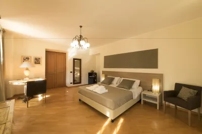 Bbuss Country Club Hotele w: 