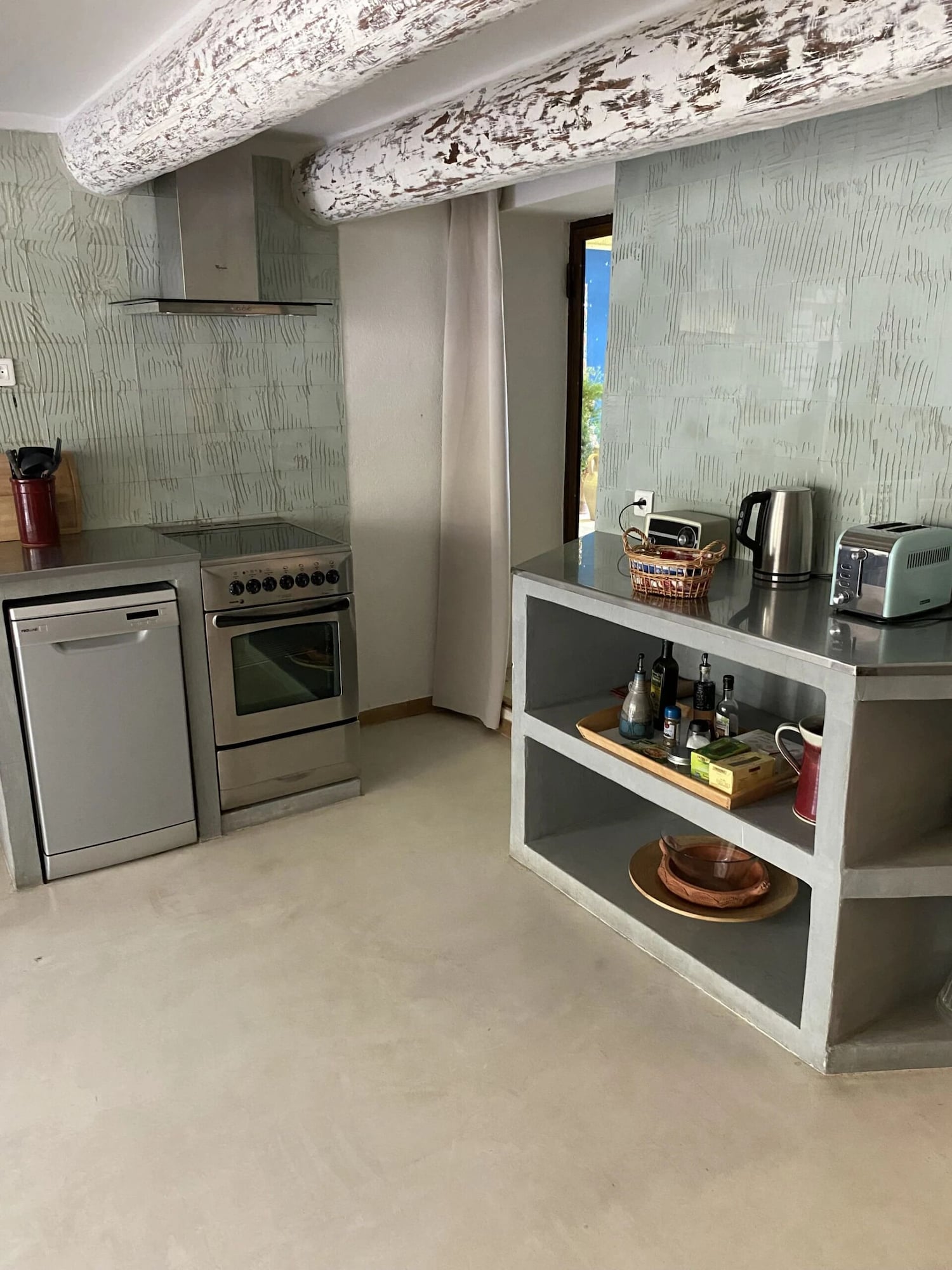 经典公寓， 露台， 花园景观