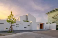 WIIN Phetchaburi Hotel