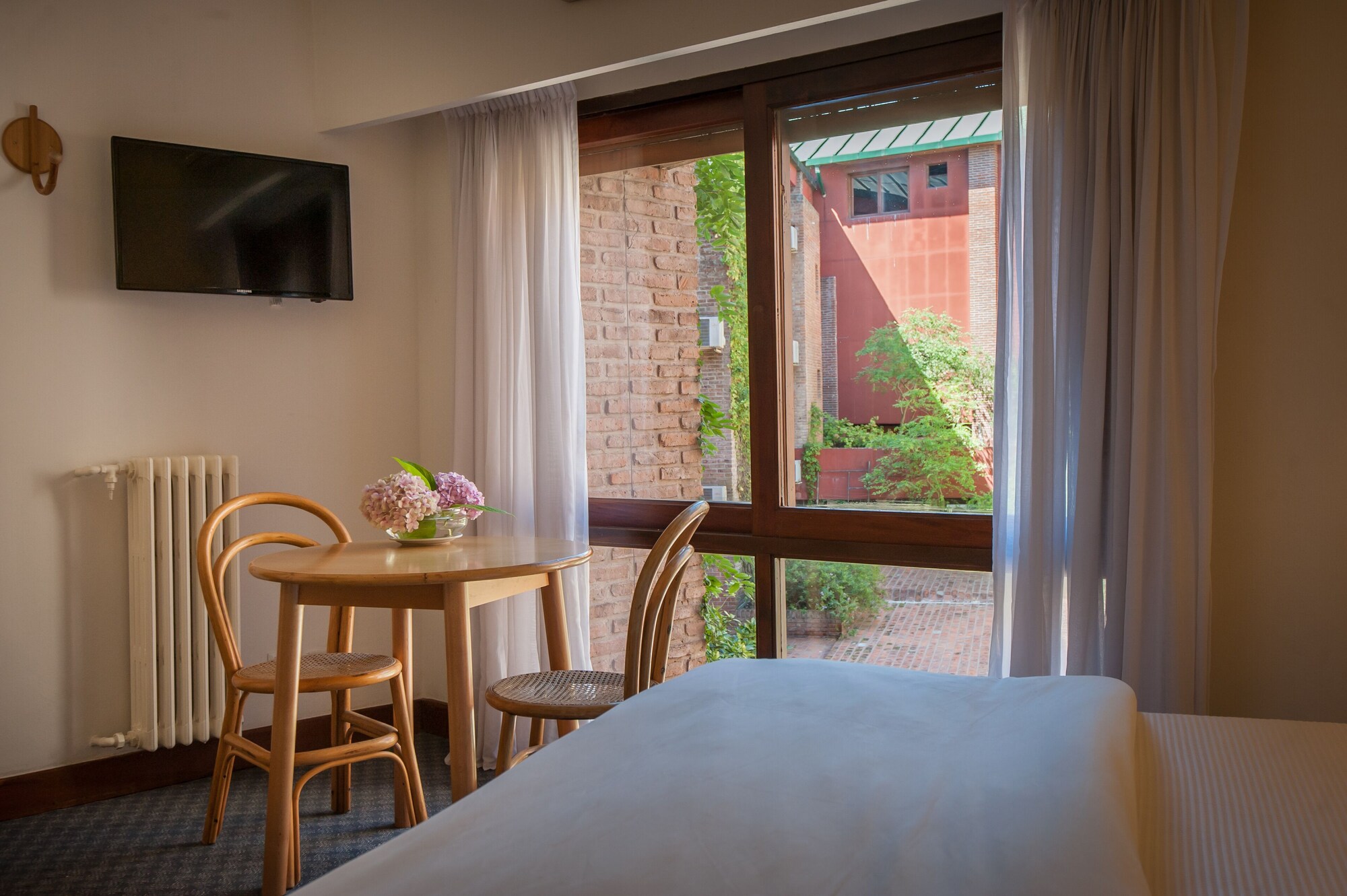 标准双人房， 1 间卧室， 庭院景观