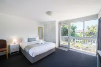 Bathurst Studio Apartments