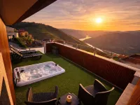 Socalcos do Douro House Hotels in Tabuaço