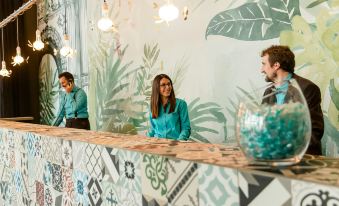 Motel One Barcelona-Ciutadella - Housity