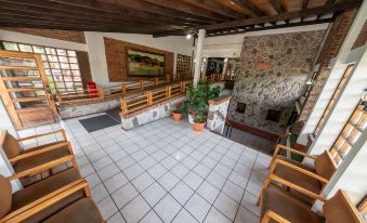 Hotel del Campo - Housity