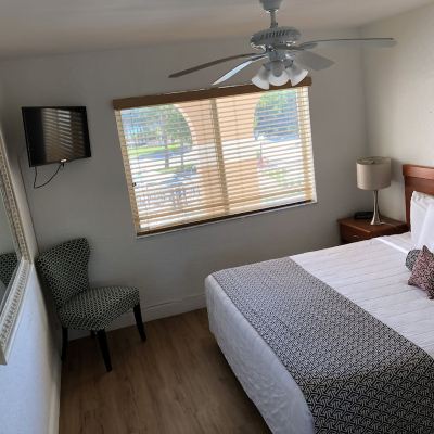 One Bedroom King Suite - Partial Ocean View