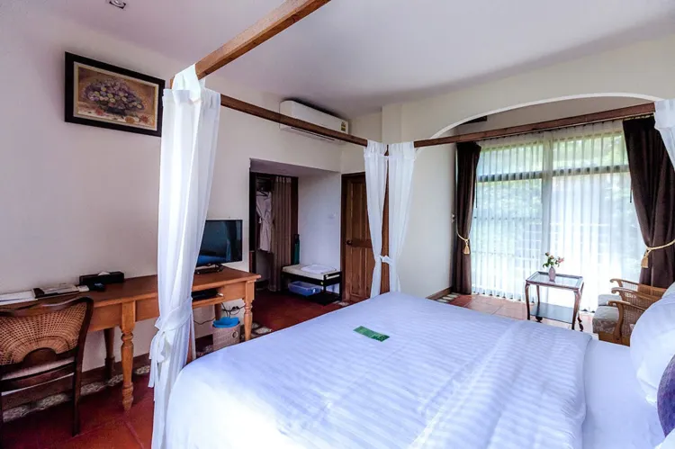 Deluxe Room With Balcony And Bathtub
