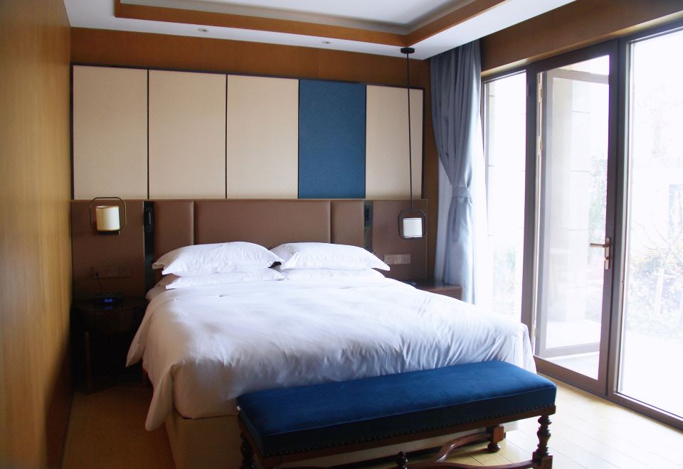 温泉三室一厅泳池别墅