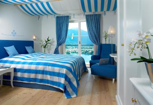 带湖景的双人间