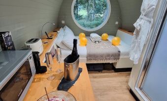 RiverBeds - Luxury Wee Lodges with Hot Tubs