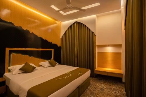 Ra Residence - Agarwal Group of HotelsSuperior King Room