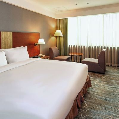 Deluxe Queen, 1 Pocket Wifi Rental Included (Rental Hours: Check-in 3 Pm To Check-Out Noon) 코리아나 호텔 쿠폰