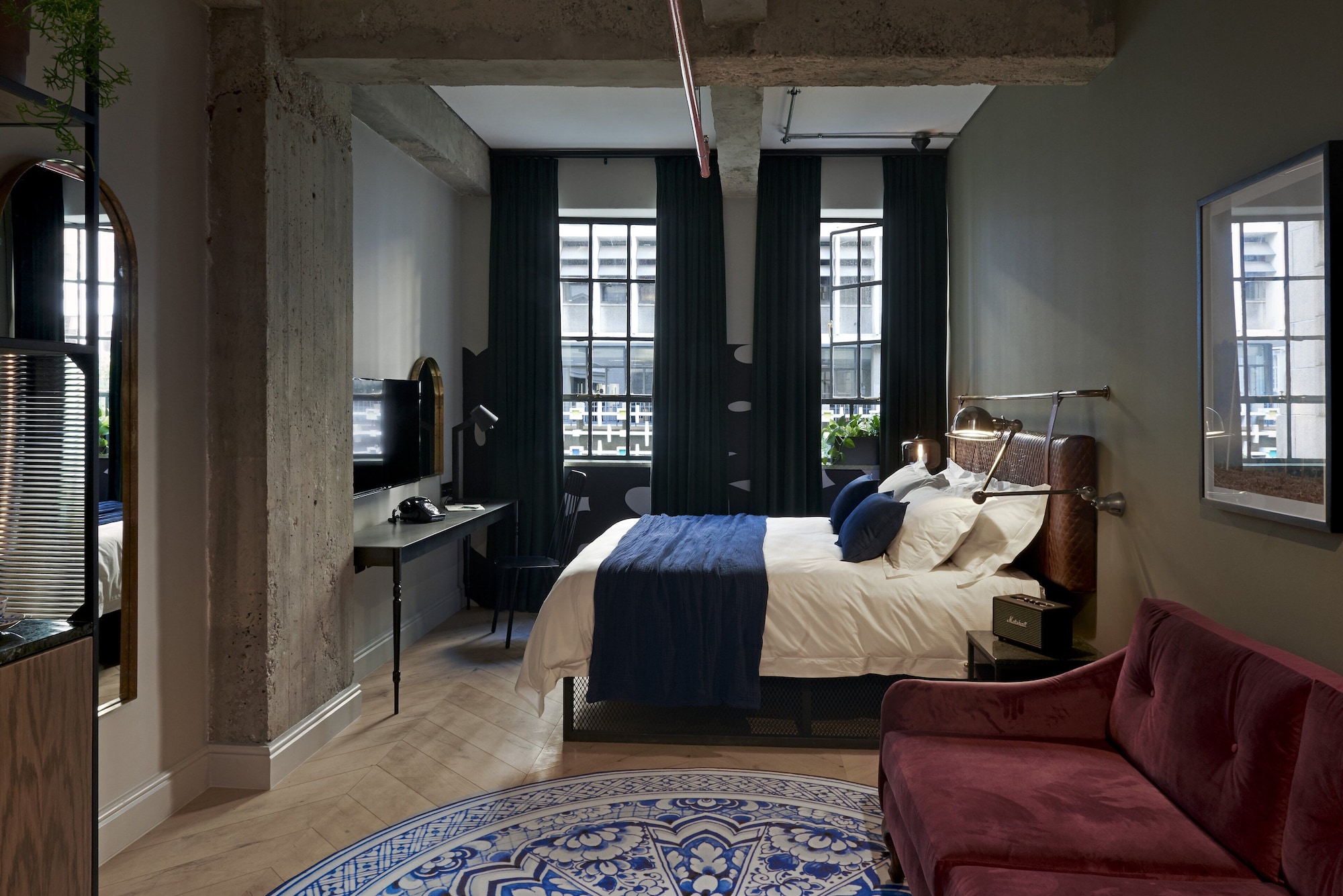 标准特大床房带城景