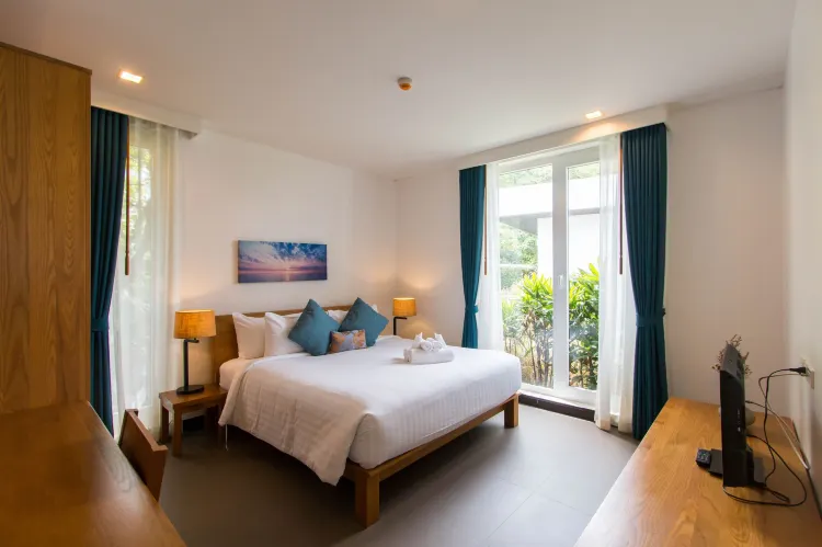 วิลล่าห้องนอนสามห้องพร้อมสระว่ายน้ำ