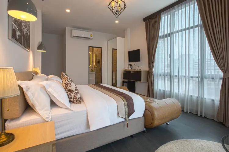 ห้องพรีเมียร์ เตียงใหญ่ 1 เตียง