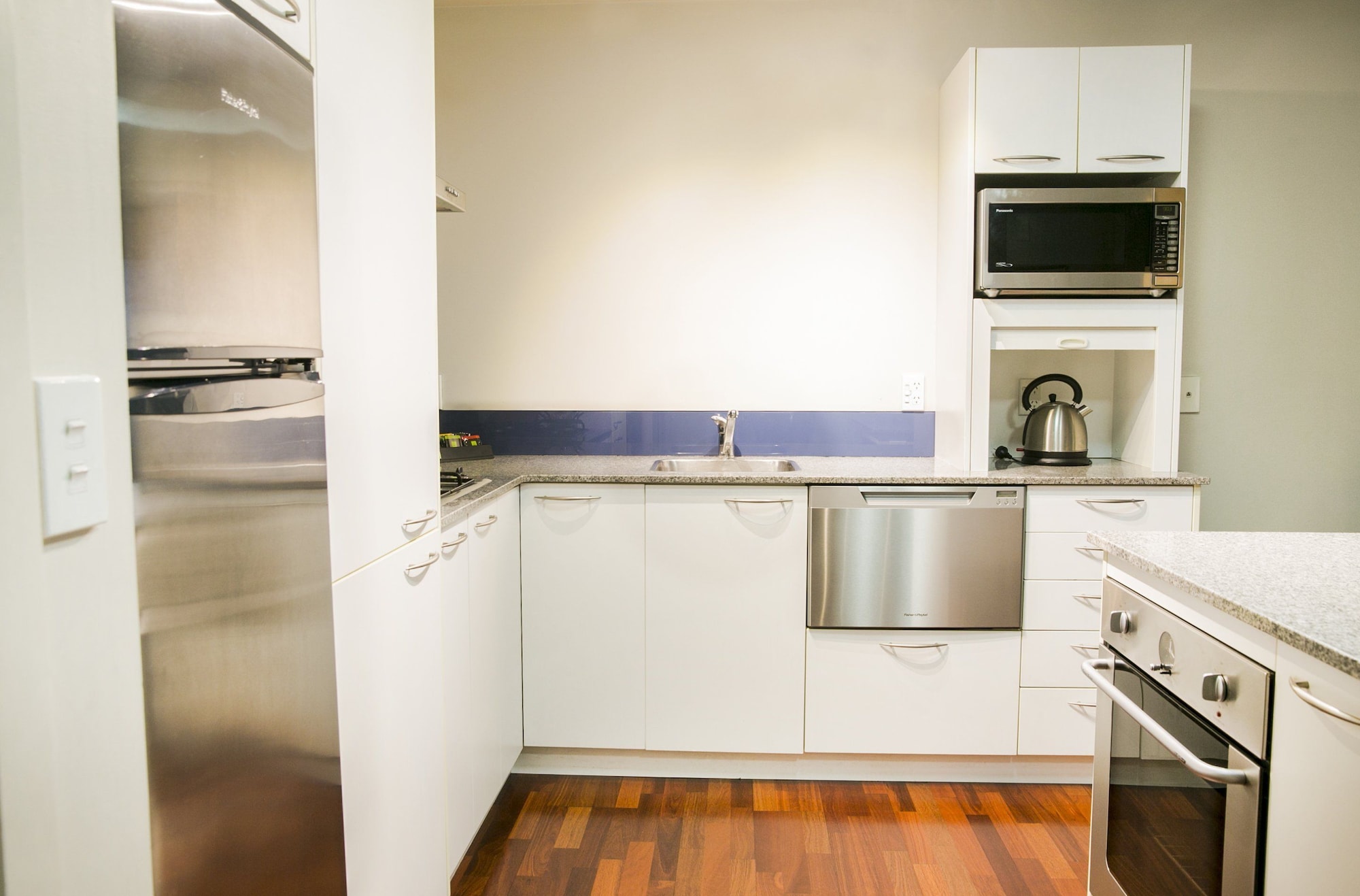 两卧室公寓-路边