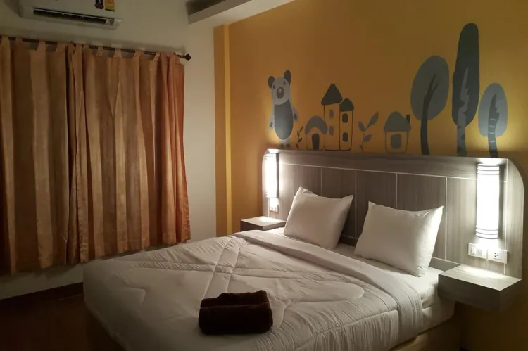 ห้องดีลักซ์ เตียงใหญ่ 1 เตียง