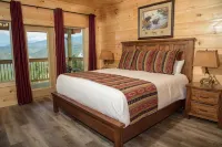 Skyline Splendor: Luxe Retreat with Breathtaking Views over Downtown Gatlinburg Hotele w: 