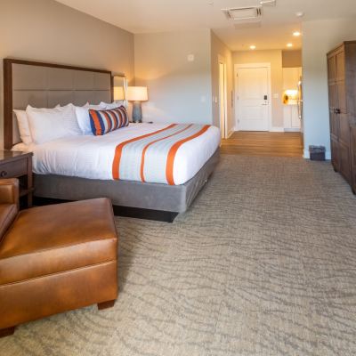 Resort Studio with Kitchen and King Bed Lakeside Lodge Clemson Promo Code