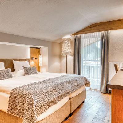 Deluxe Family Suite with Balcony Hotel Habicher Hof Promo Code