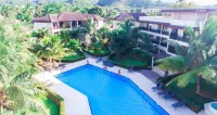 Hotel Niza Garden Suites