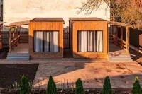 Apricot Lodge Hotels in 