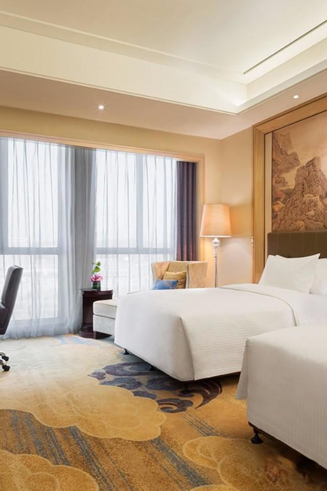 豪华双床房（大空间+大浴缸+特大床）