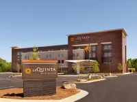 La Quinta Inn & Suites by Wyndham Braselton Hotels in Braselton