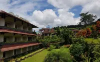 Queen Garden Hotel Managed by Salak Hospitality โรงแรมใน