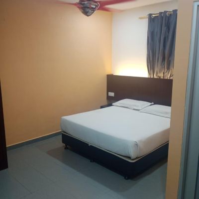 Bilik queen mewah Kupon Comfort Hotel