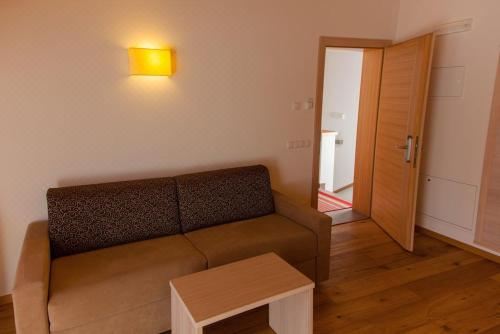 高级两卧室公寓 - 带阳台