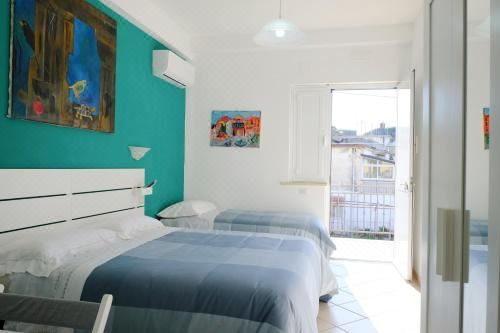 带阳台的标准双人或双床间