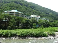 Minakami Onsengo Yubiso Onsen Hotel Yunojin فنادق في میناکامی