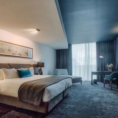 Deluxe King Room Eatons Hill Hotel Promo Code