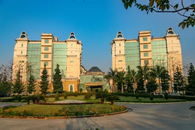 Four Leaf Service Suites Hotel a 