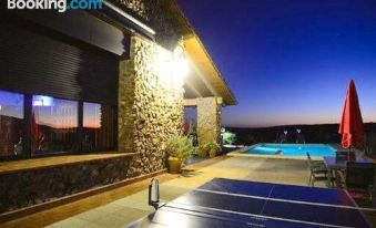 4 Bedrooms Villa with Private Pool Enclosed Garden and Wifi at Fernan Caballero